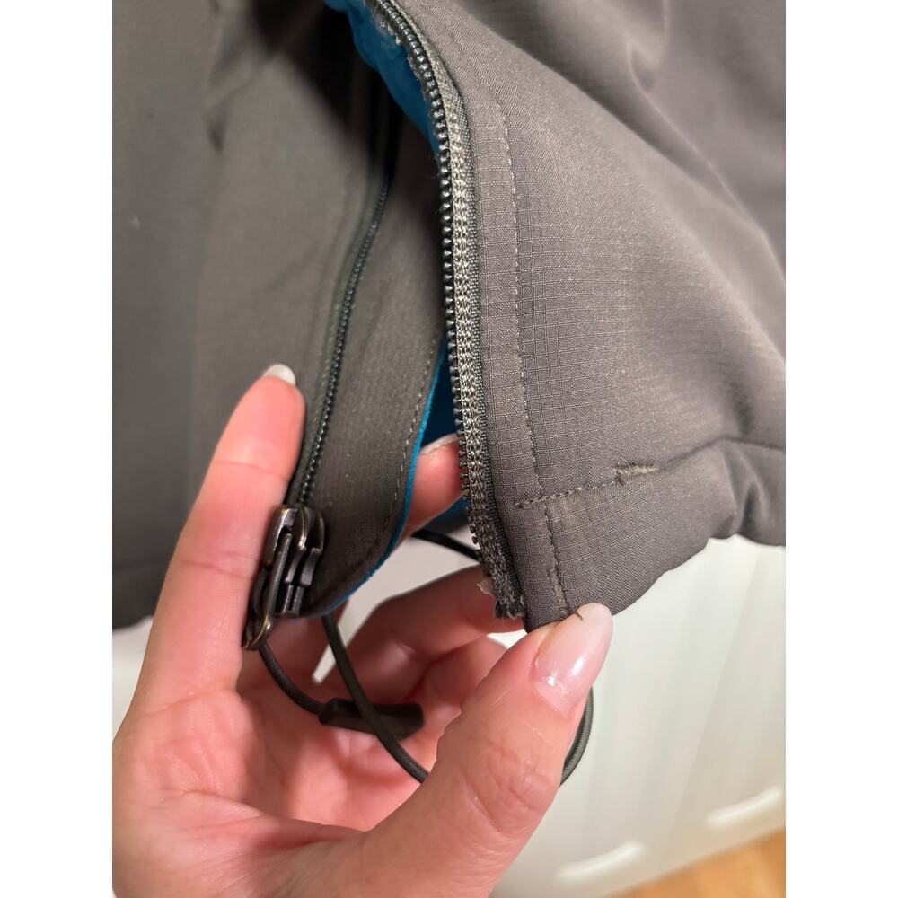 The North Face Men's Insulated Two Tone Hooded Jacket L - Picture 9 of 10
